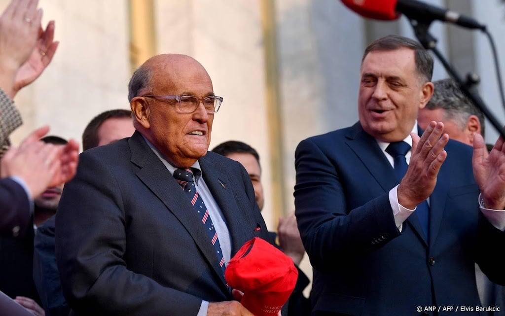 Voormalig Trump-advocaat Giuliani gewond door auto-ongeluk