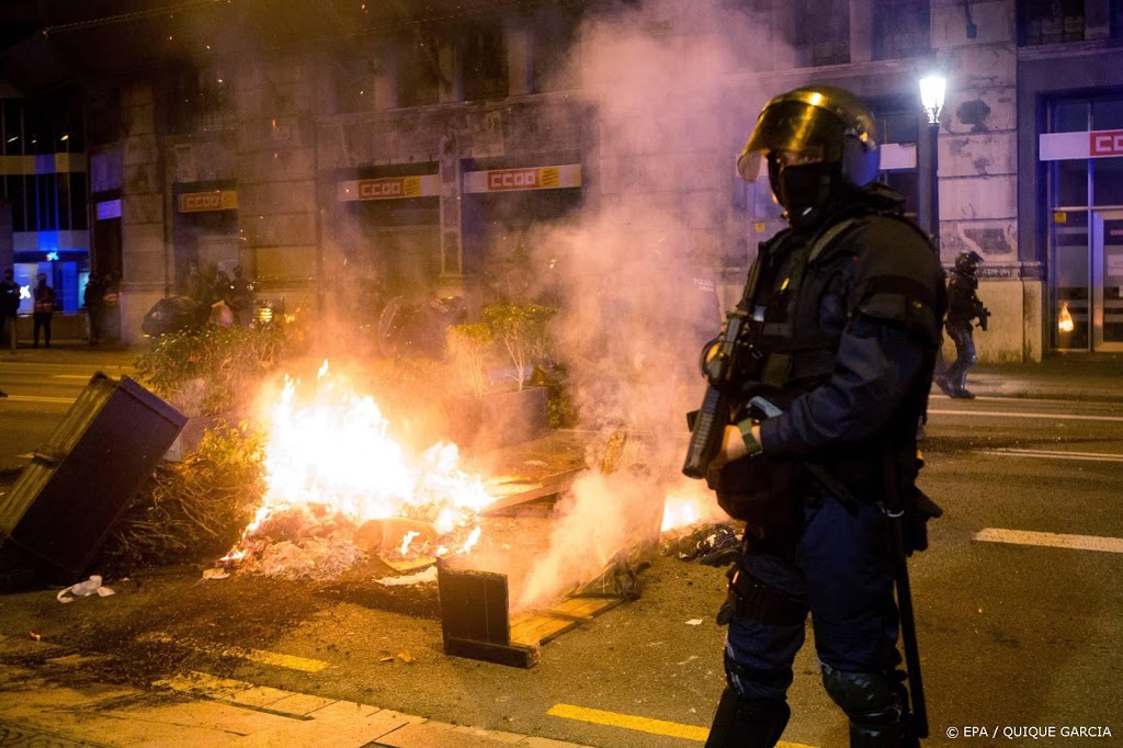 Gewelddadige protesten tegen coronamaatregelen Zuid-Europa