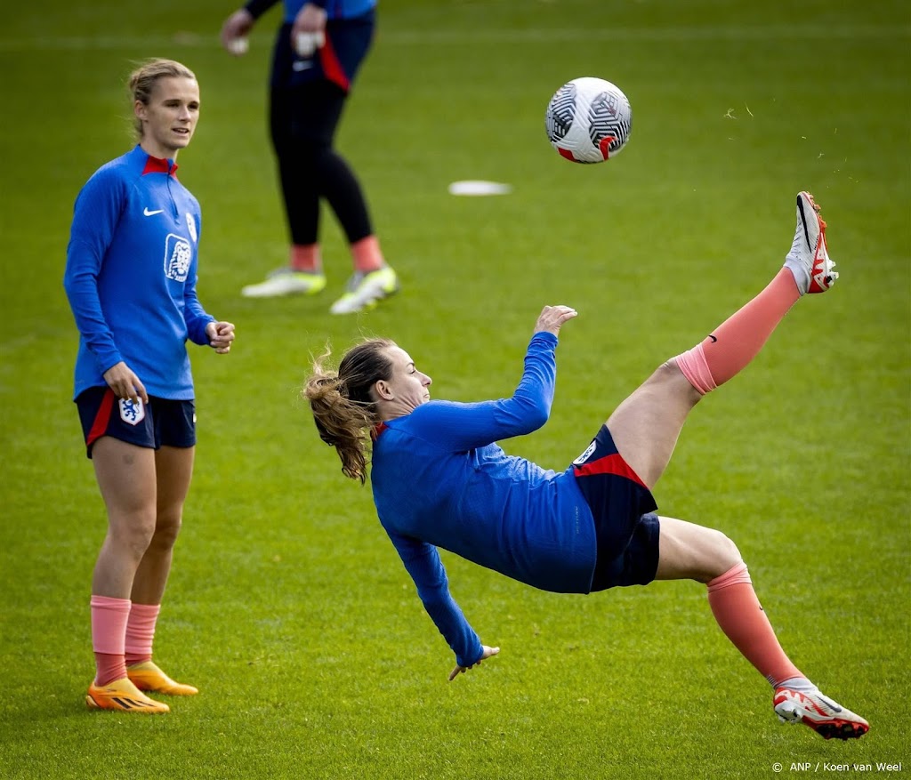 Voetbalsters Oranje op jacht naar tweede zege op Schotland 