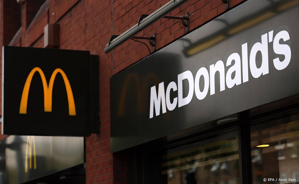 Protest bij Britse McDonald's: man gooit knaagdieren naar binnen