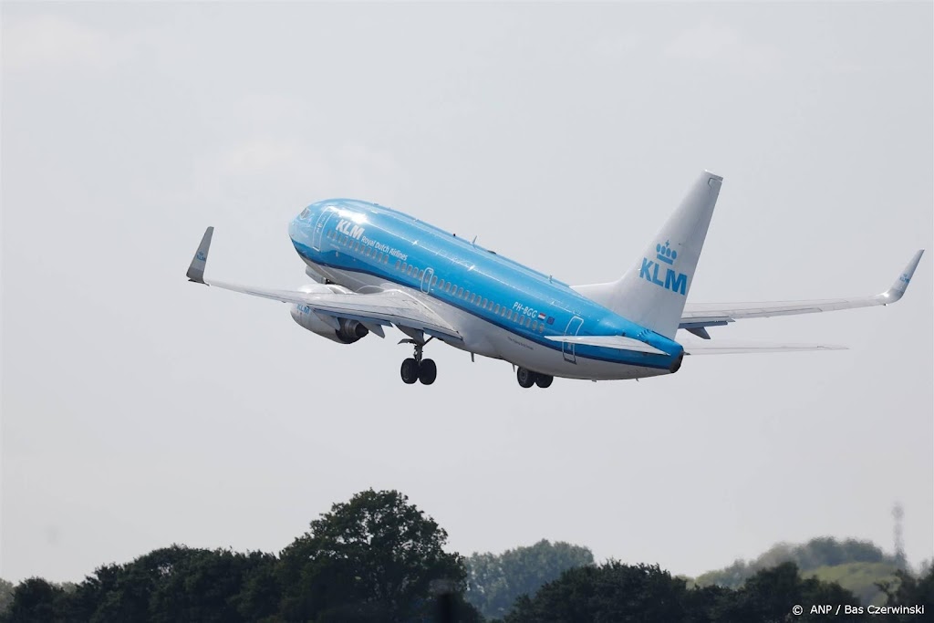 KLM rekent op 17 dagelijkse vluchten minder door krimp Schiphol