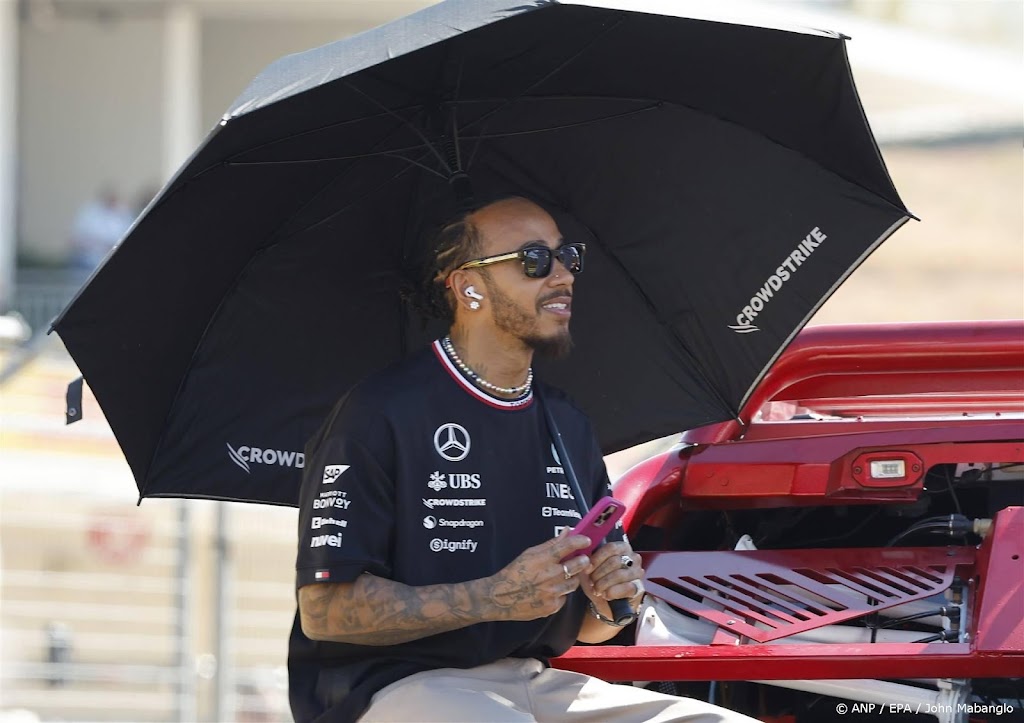 Hamilton rijdt in São Paulo als eerbetoon in auto Senna