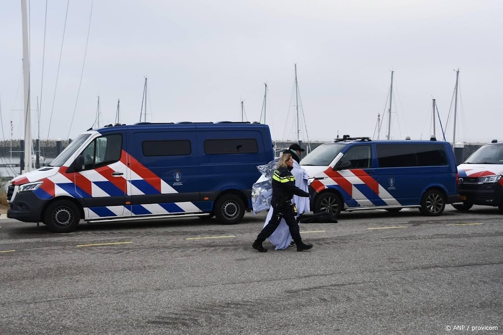 Boot met migranten voor kust Zeeland had geen motor meer