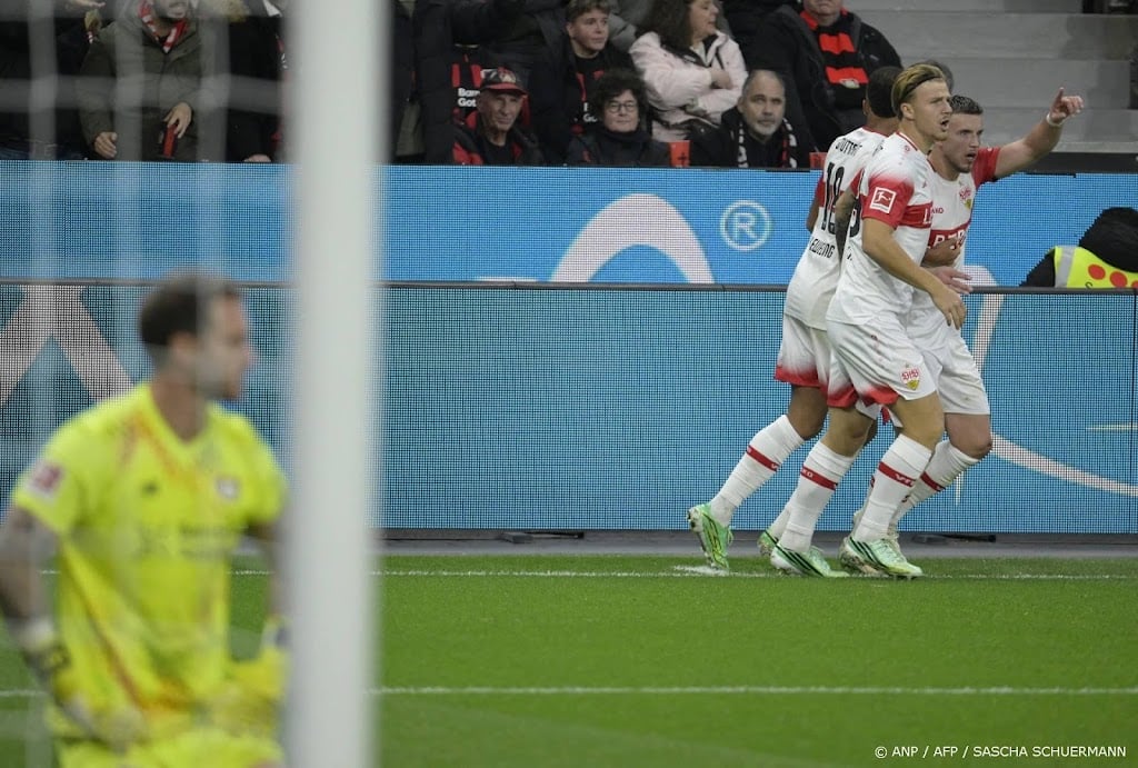 Doelman Flekken verliest met Leverkusen ruim in Bundesliga