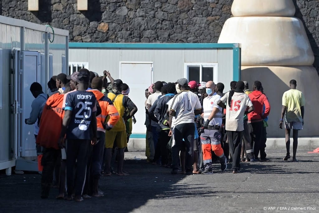 Spaanse media: meer dan 500 migranten uit zee gered