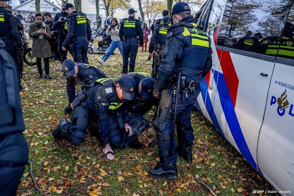 34 aanhoudingen na onrust in Den Haag, meesten minderjarig