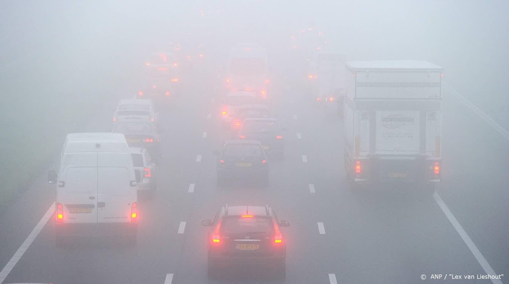 Verraderlijke mist verspreidt zich over Nederland