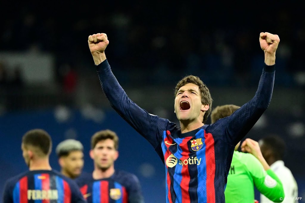 Barcelona-verdediger Alonso wacht operatie voor rugproblemen