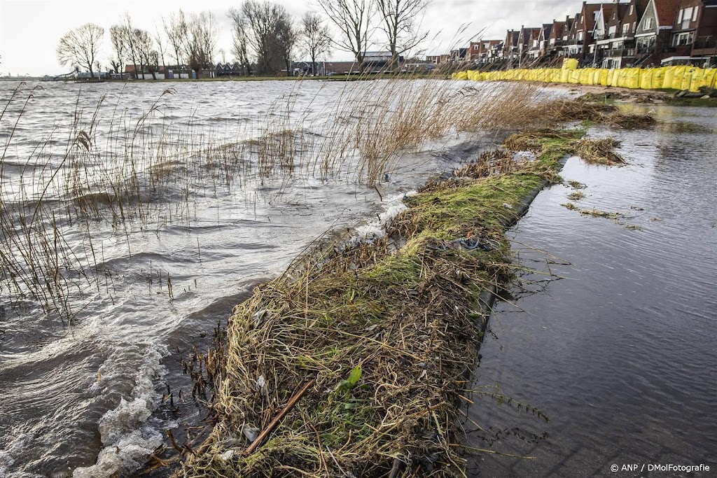 Waterschappen: loop niet op droogvallende zomerkades