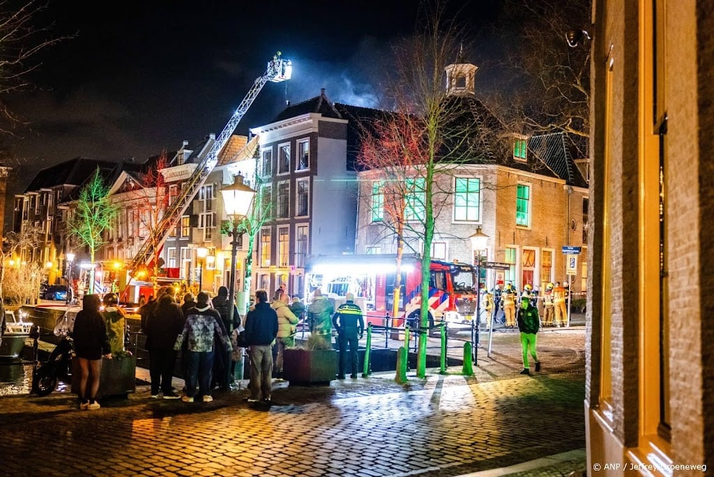 Brand in historisch pand in binnenstad Dordrecht