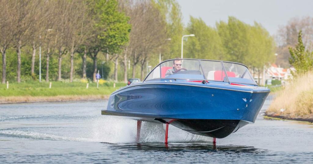  Wie het wil, kan vliegen over het water in Goes