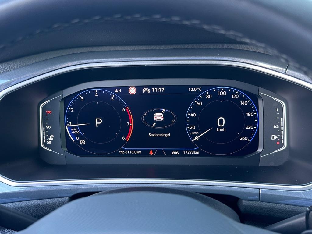 Volkswagen T-roc 1.5 tsi 150pk dsg style | trekhaak | navi | iq light | ada