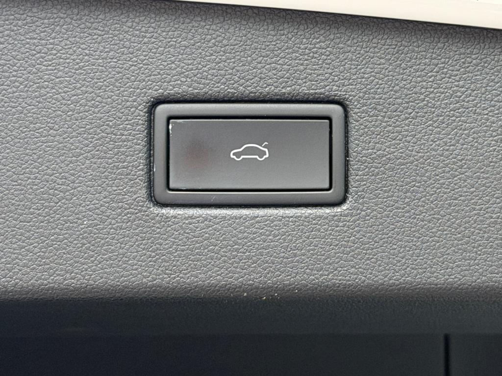 Volkswagen Tiguan 1.5 tsi 150pk dsg r-line | trekhaak | camera | carplay | 