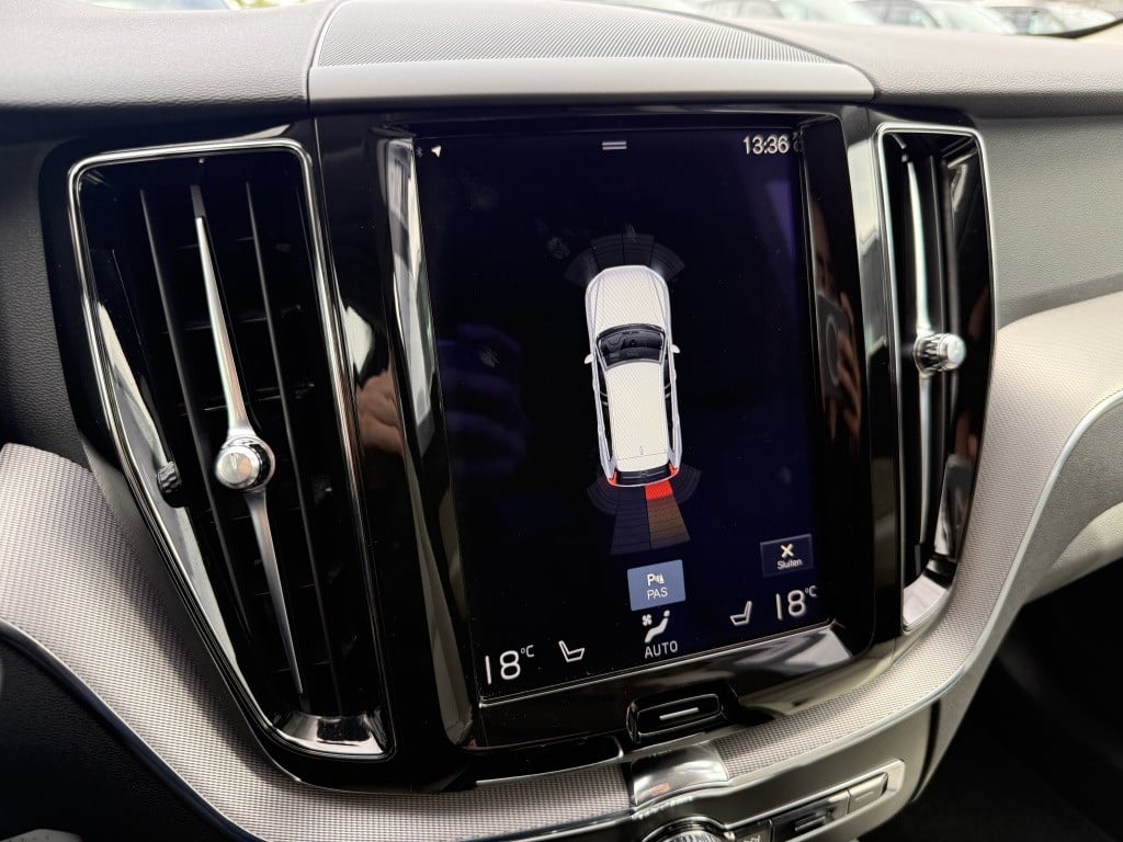 Volvo XC60 t5 255pk awd inscription| leder| stoel.verw| navi| getint glas