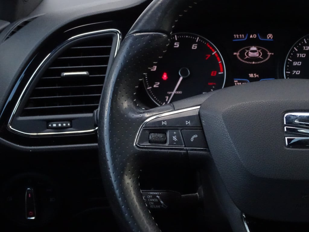 Seat Leon sc 2.0 tsi cupra 280 | pano | stoelverwarming | navi