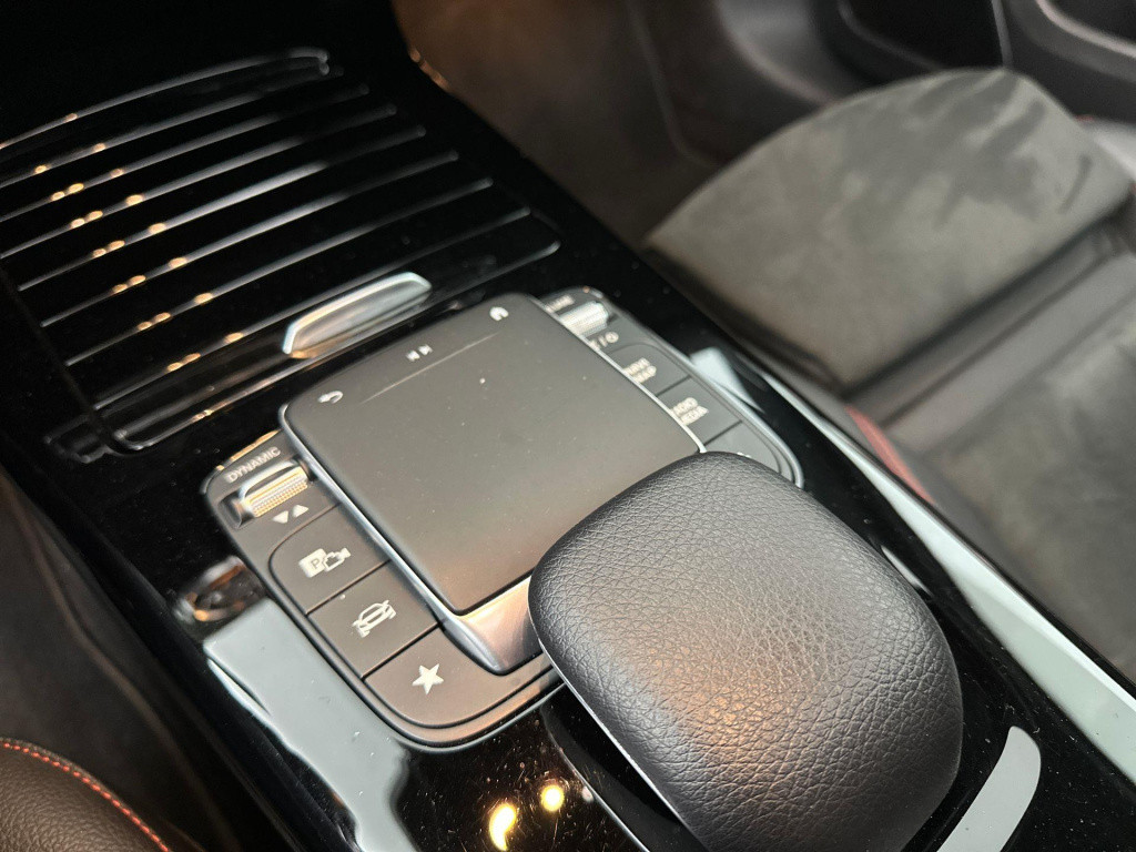 Mercedes-Benz A-Klasse 220 4matic amg pano acc sfeer memory