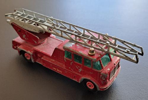 MATCHBOX KING SIZE nr. 15 - Merryweather brandweerwagen - 15 cm lang