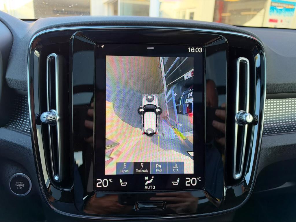 Volvo XC40 1.5 t4 recharge r-design