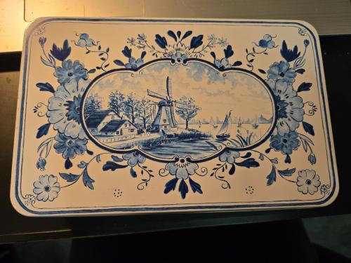 Hellema Hallum-Holland Blauw-Wit  Koekjesblik Vintage 21x13,5x6 cm