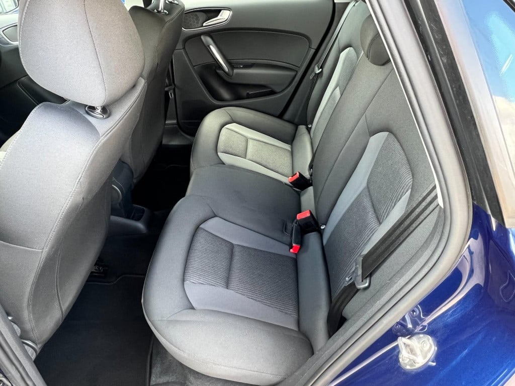 Audi A1 Sportback 1.0 tfsi adrenalin, s-line, navi enz...
