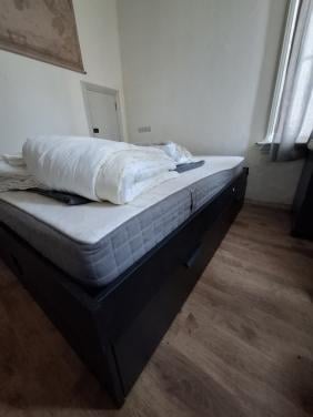 Tweepersoonsbed met matras