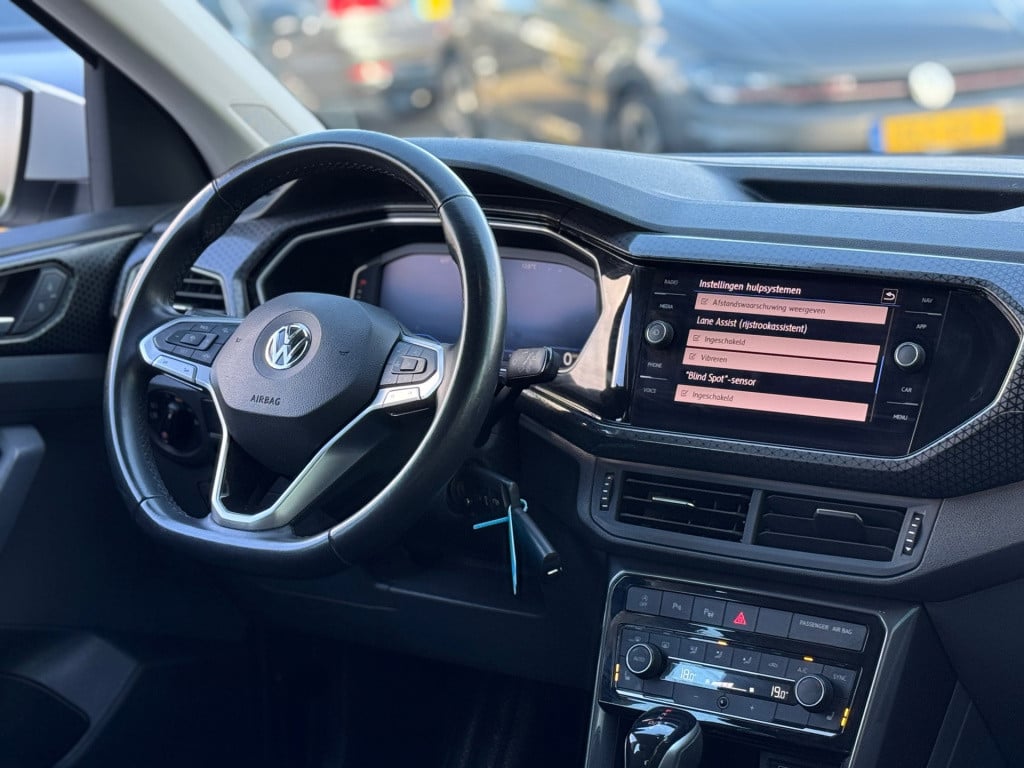 Volkswagen T-cross 1.0 tsi style * virtual cockpit * stoelverwarming * clim