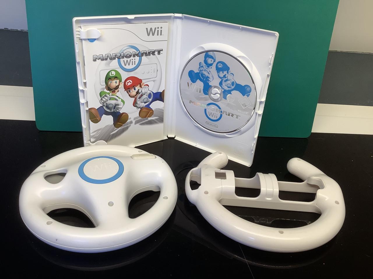 Nintendo Wii spel : Mario Kart + stuurtjes