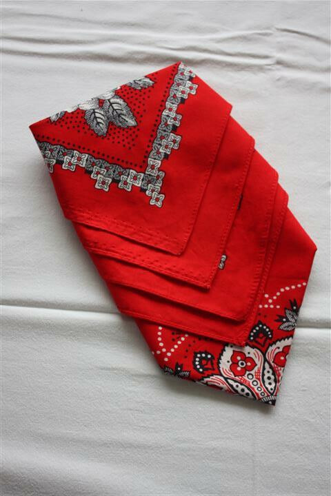 Zakdoek, bandana, mouchoir, foulard €.5,00 p.st. Nr.01 met bloemmotief,