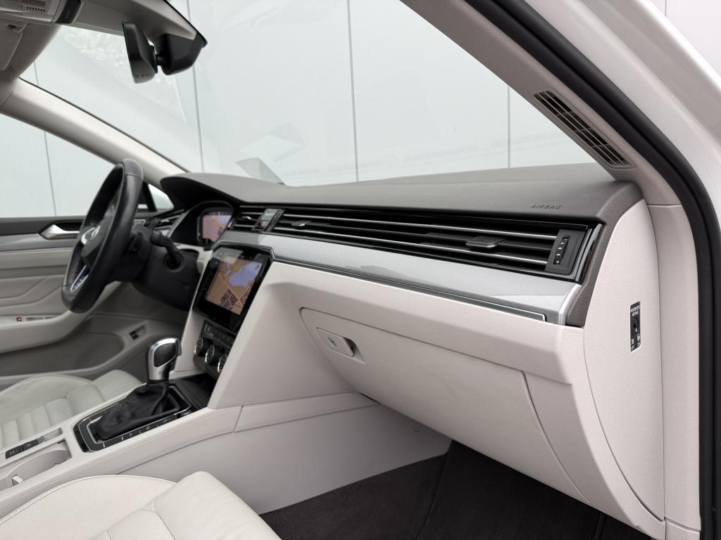 Volkswagen Passat variant 1.4 tsi phev gte 218pk | pano dak | head up | tre