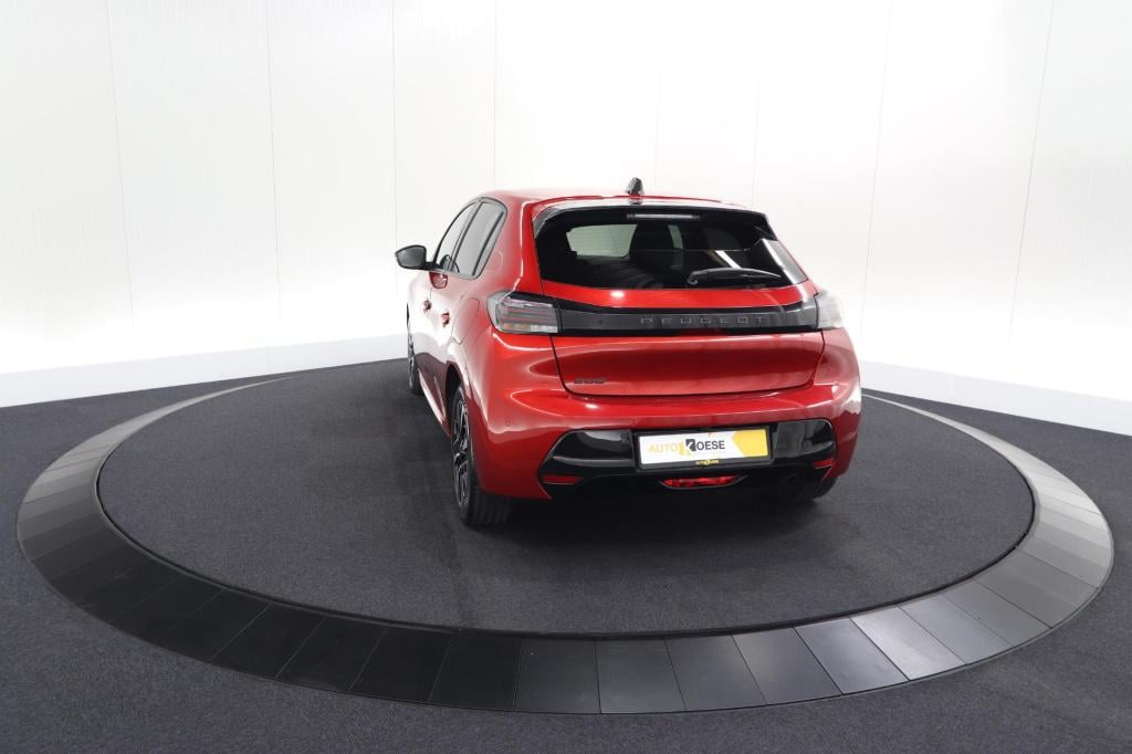 Peugeot 208 puretech 100 allure | camera | navigatie | parkeersensoren | ap