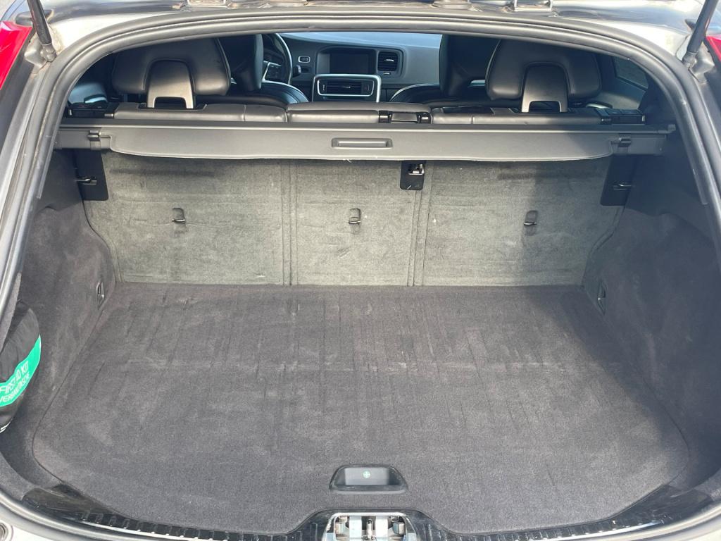 Volvo V60 2.0 d4 r-design automaat | schuifdak | leder | trekhaak