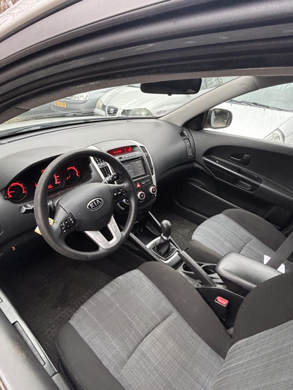 Kia ceed voljaar apk!