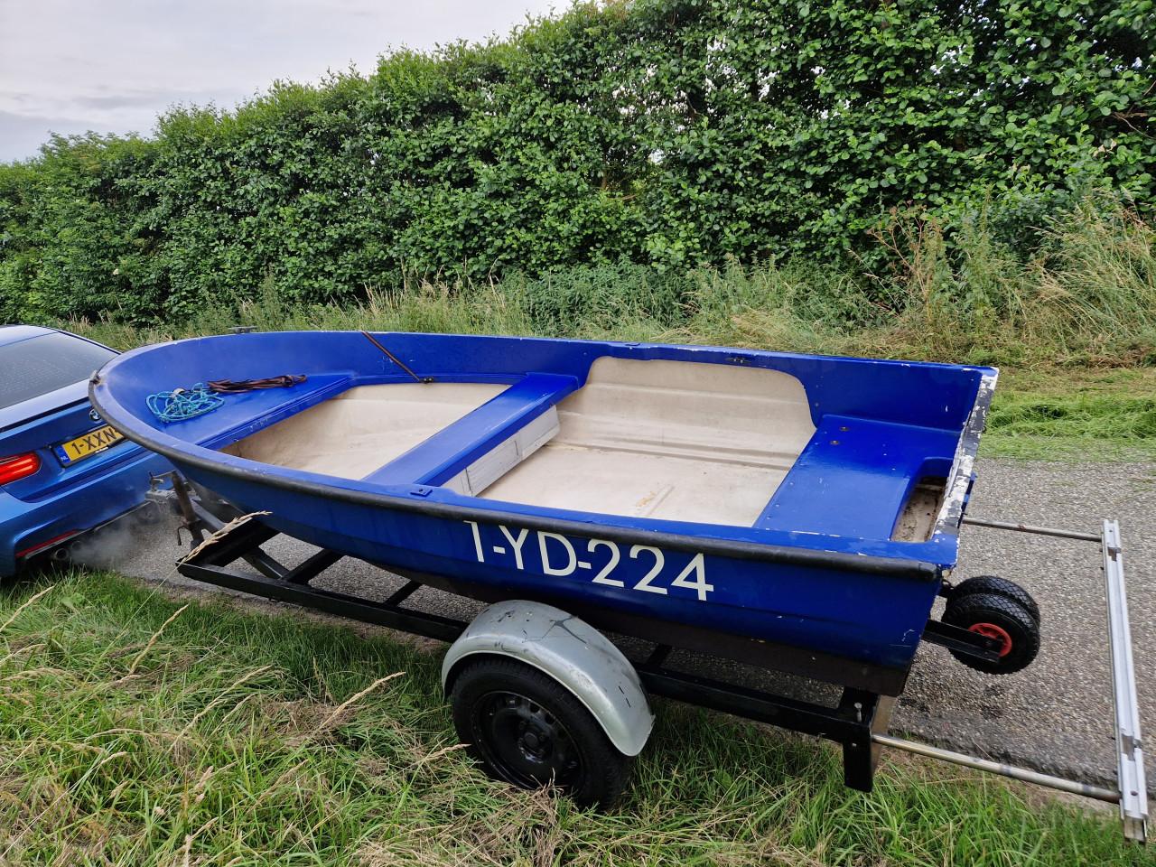 Elan 401 visboot tourboot inclusief trailer € 575,-