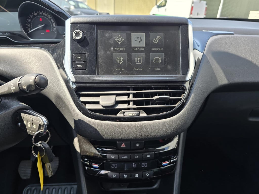 Peugeot 208 1.2 puretech allure
