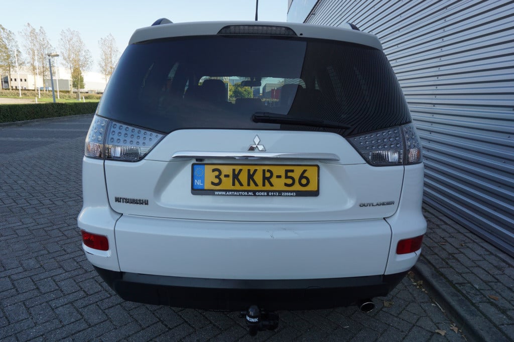 Mitsubishi Outlander 2.0 intro edition airco / navi / cruise / camera / lm 
