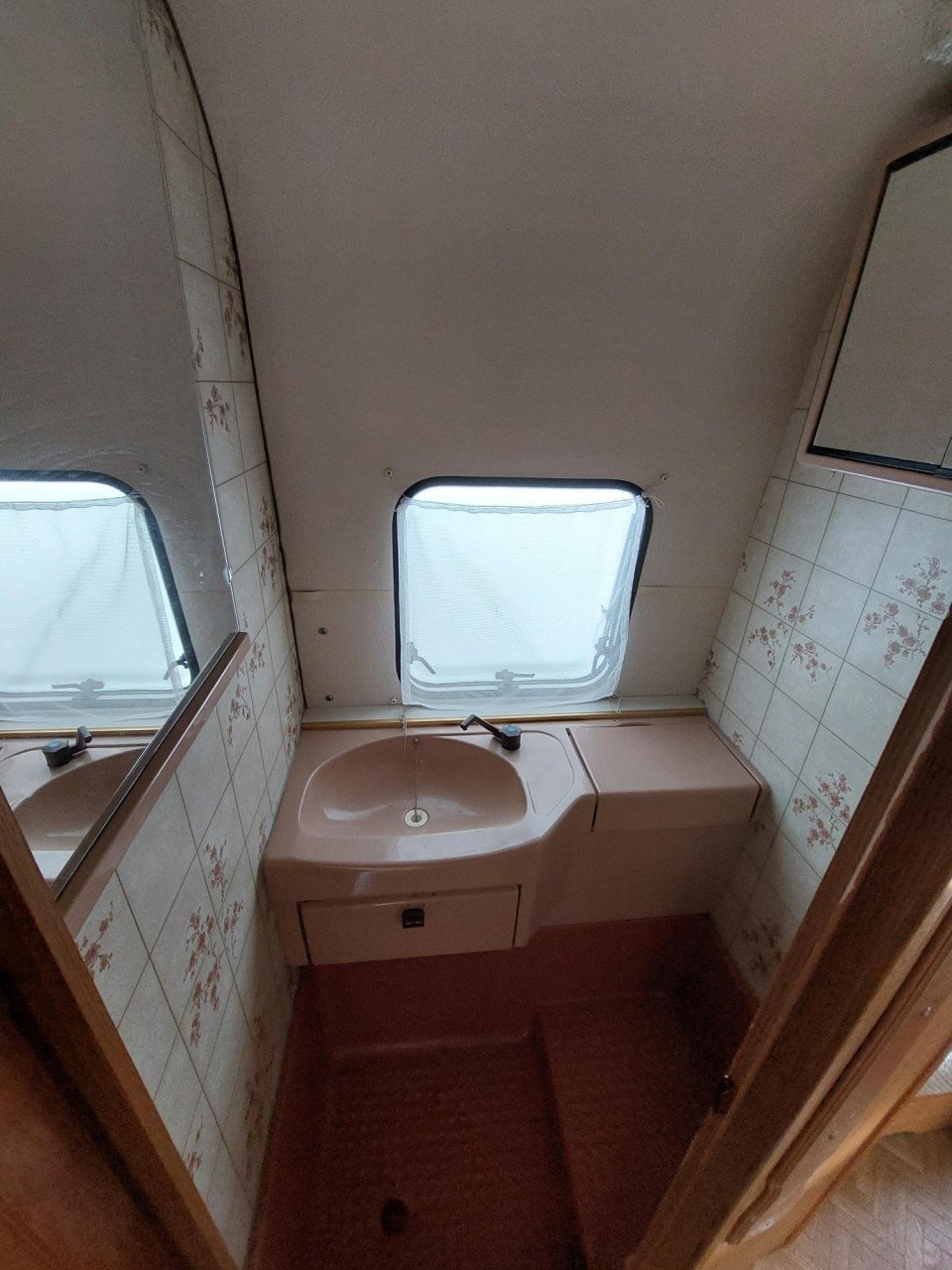 LMC 400F Retro caravan, goedkoop!