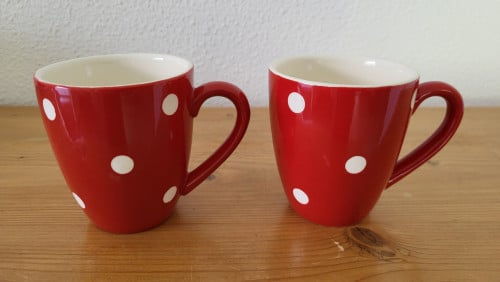 Set van 2 polkadot koffie mokjes