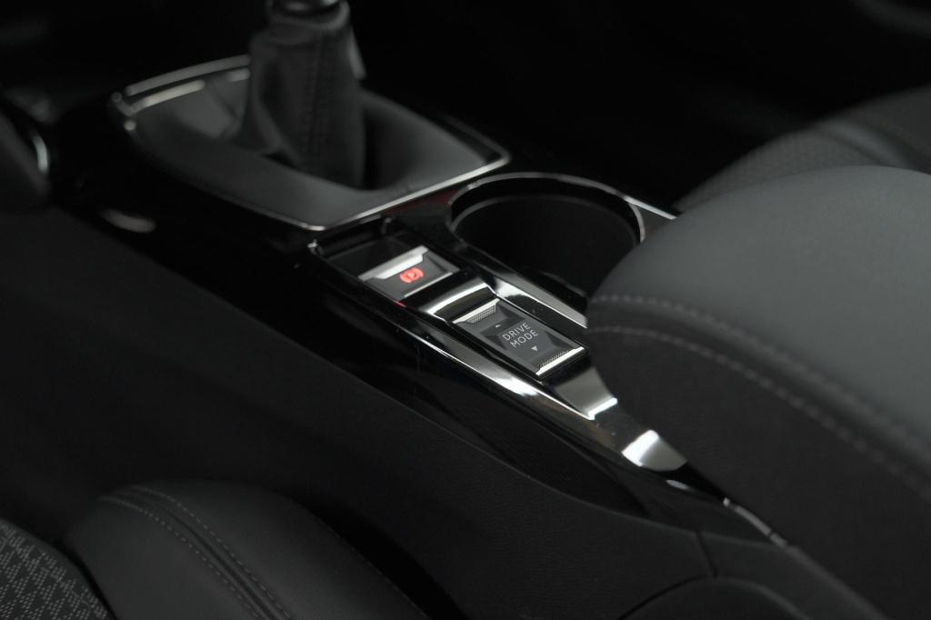 Peugeot 2008 puretech 130 gt | dodehoekdetectie | navigatie | apple carplay