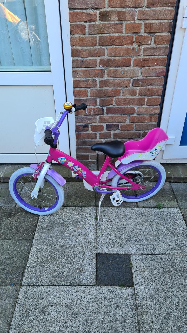 Meisjes fietsje 16 inch- 5 tot 7 jaar- hand rem voor.trap rem achter
