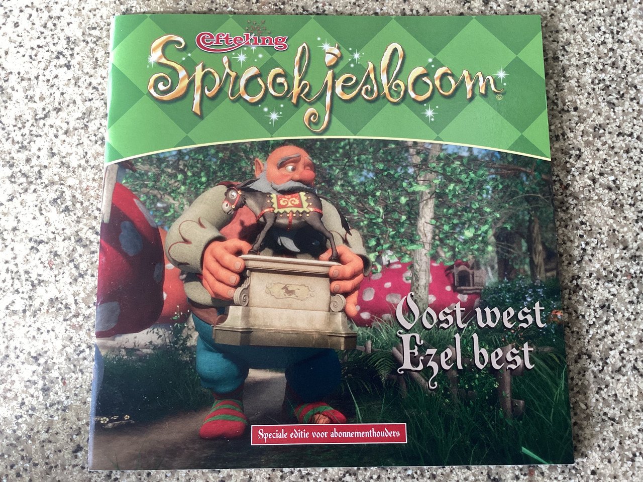 Verschillende sprookjesboekjes van de Efteling.