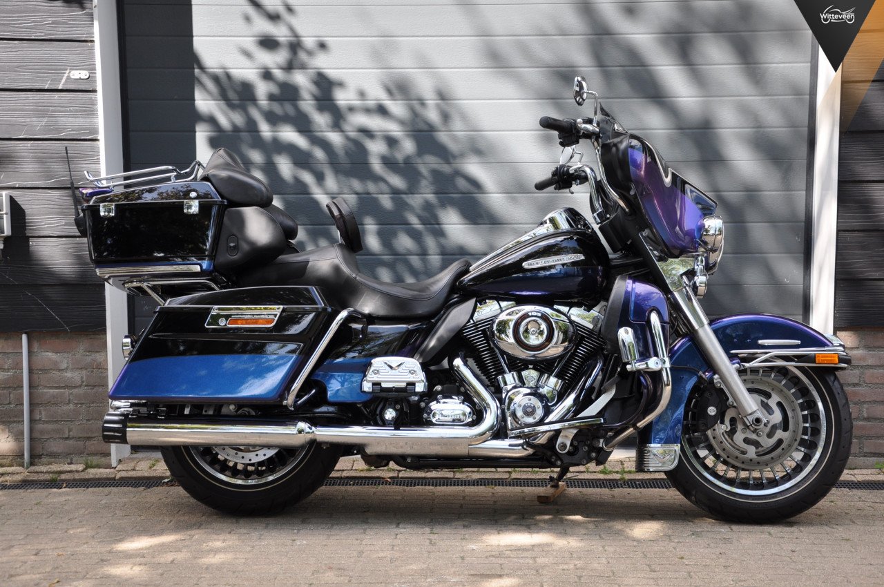 Harley Davidson FLHTK Electra Glide Ultra Limited 103 Ape, uitlaten