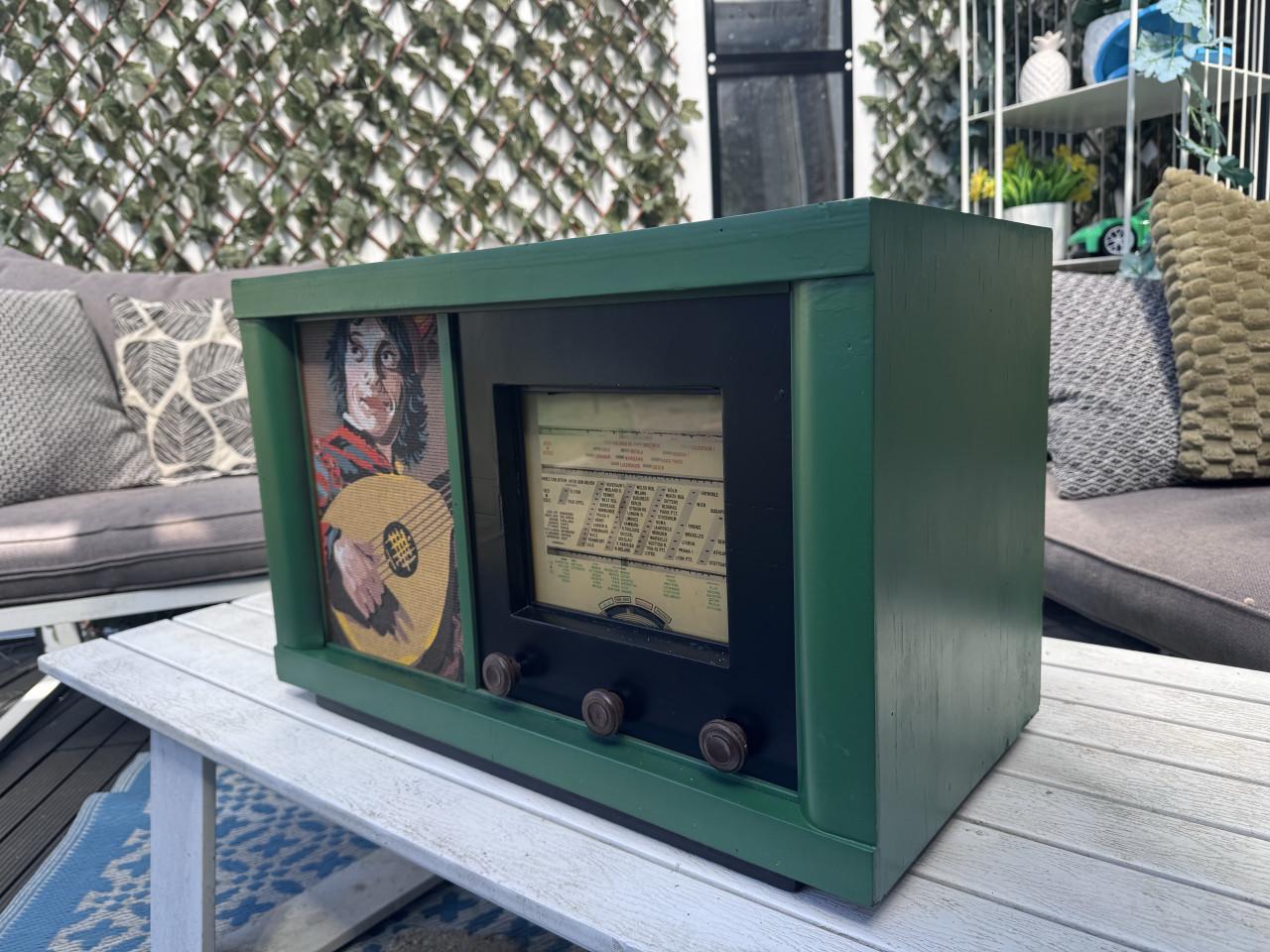 Oude radio 1940 Modern gemaakt