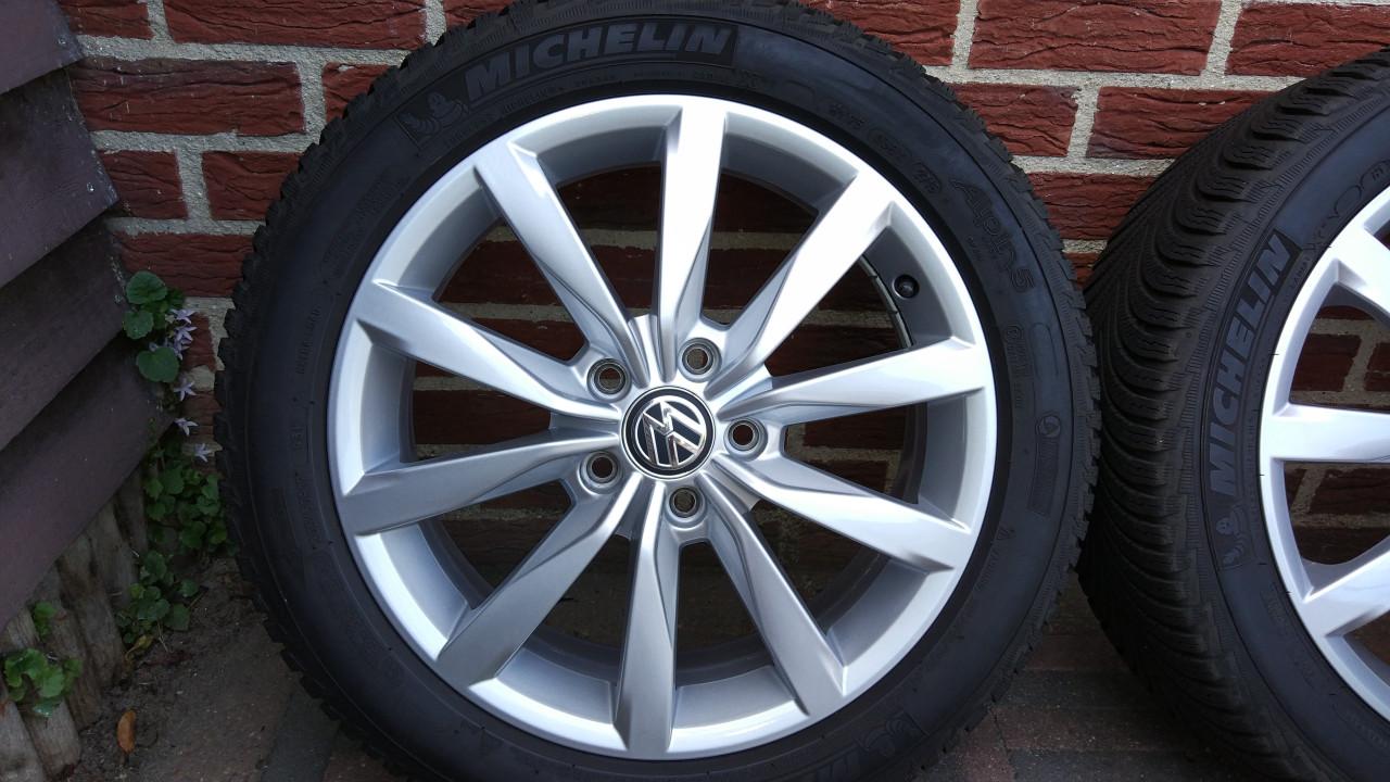 VW Golf Winterbanden + Dijon Velgen 17 inch Orgineel Top Staat