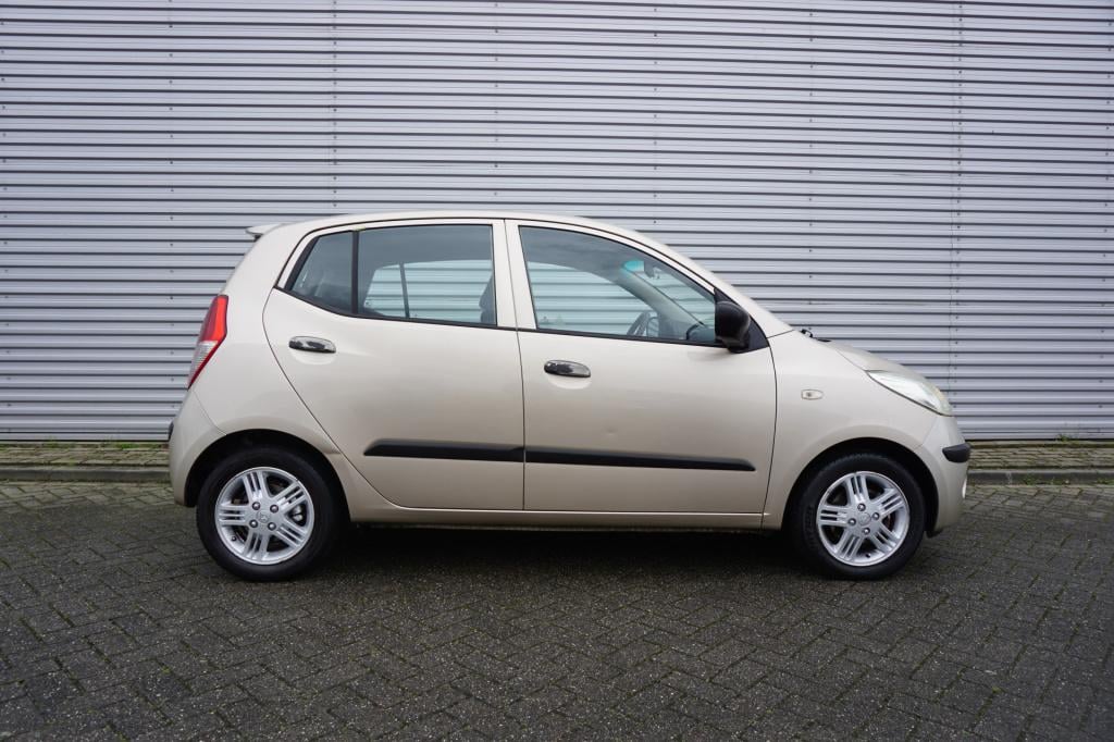 Hyundai I 10 1.25i dynamic cool airco / elektr. ramen / lm velgen / nap