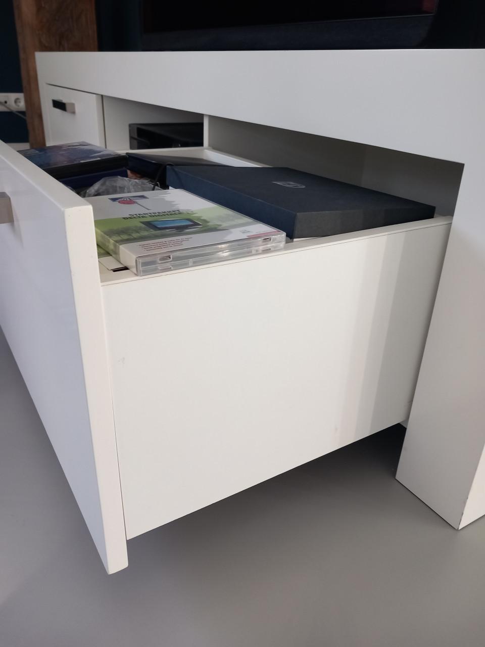 Mooi wit televisiemeubel