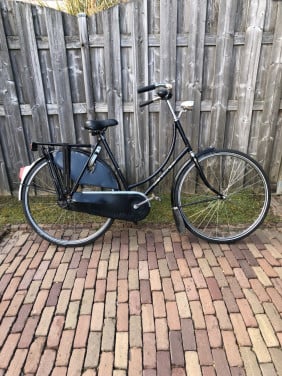 Zwarte Gazelle omafiest framehoogte 58 cm wielmaat 28 inch.