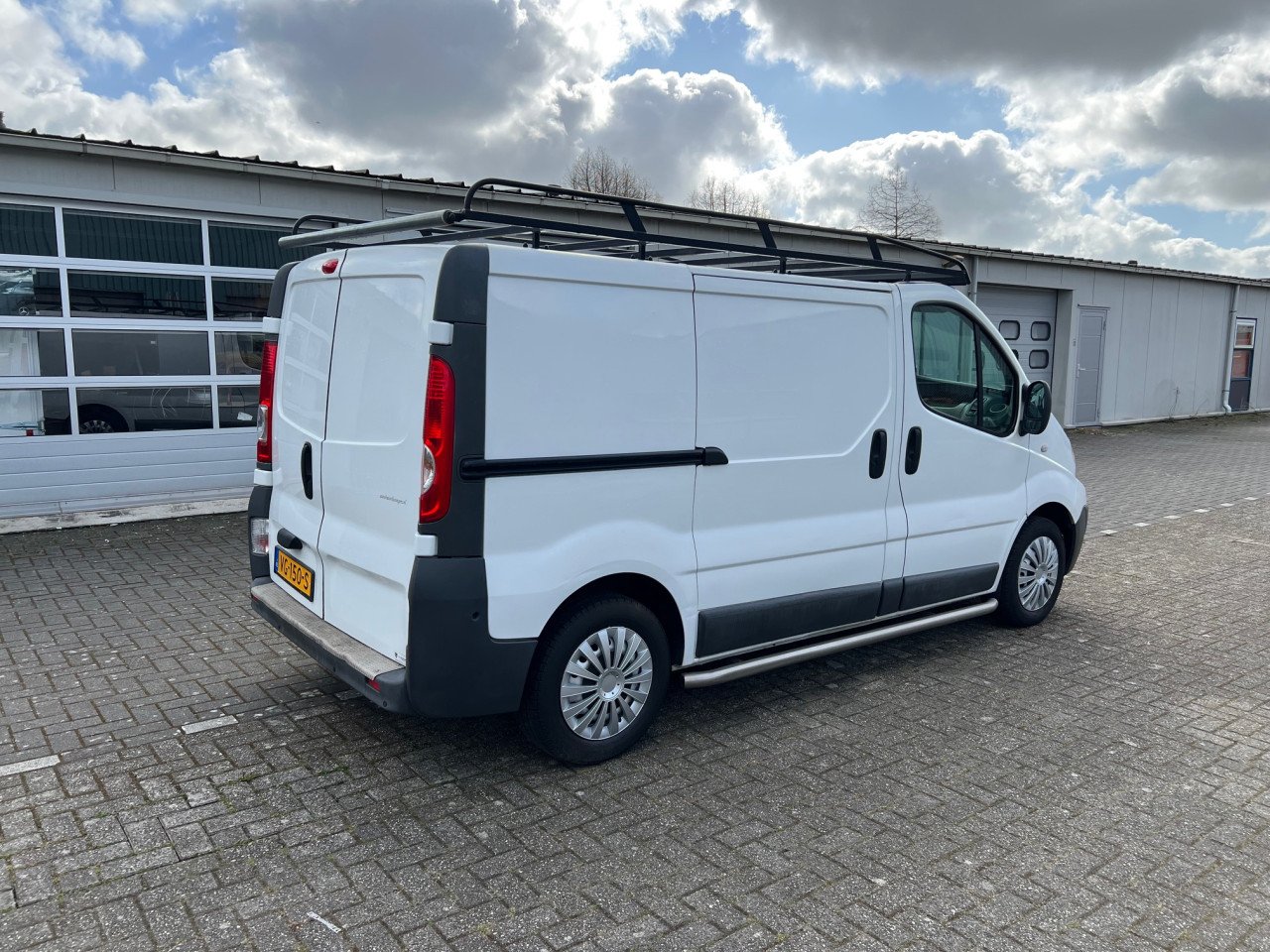 Schitterende Renault Trafic uit 2014 met slechts 94.140 km