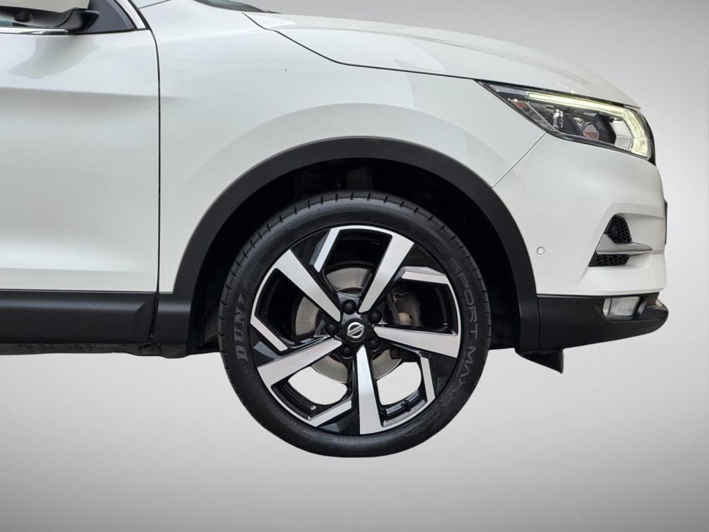 Nissan Qashqai 1.3 dig-t tekna automaat incl. trekhaak!