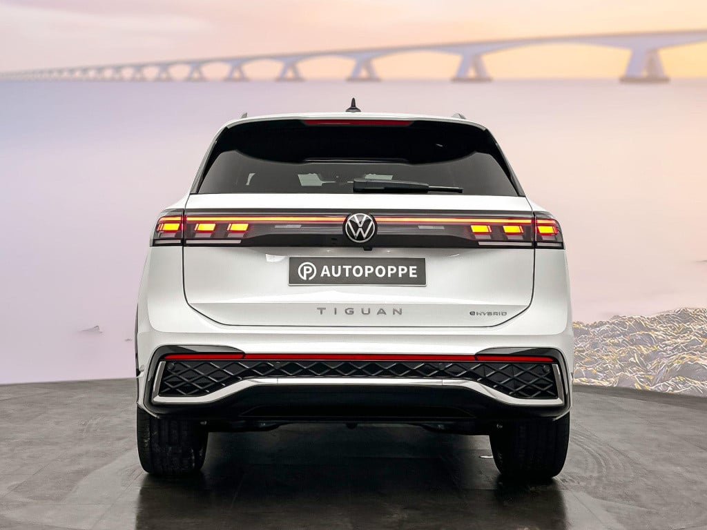 Volkswagen Tiguan r-line-edition 1.5 ehybrid 150 kw / 204 pk suv 6 v
