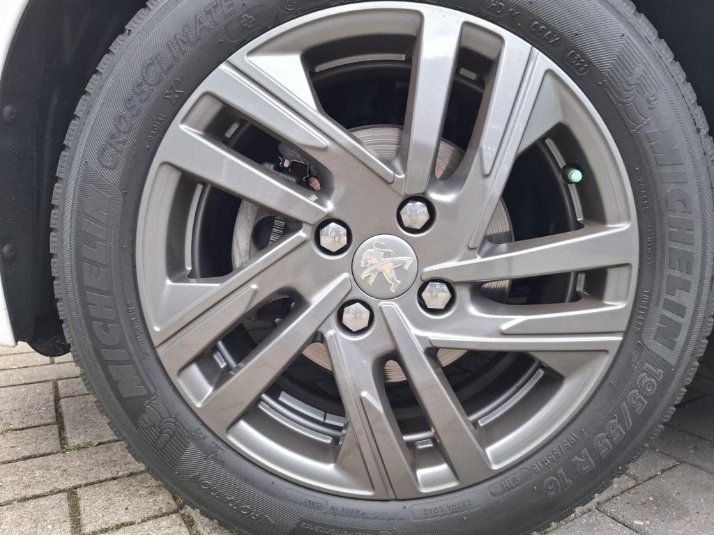 Peugeot 208 1.2 active pack navi/airco/lmv